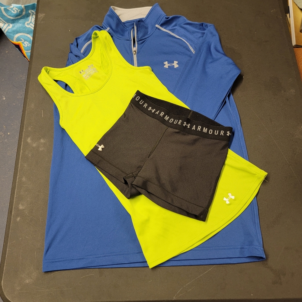 3 Piece Lot Womens Under Armour Workout Clothing  Pullover Shorts Tank XS S
